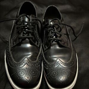 Dr. Martens Gabe Size 7 Men’s or 8 Women’s SoftWair Comfort Wingtip Lace Up